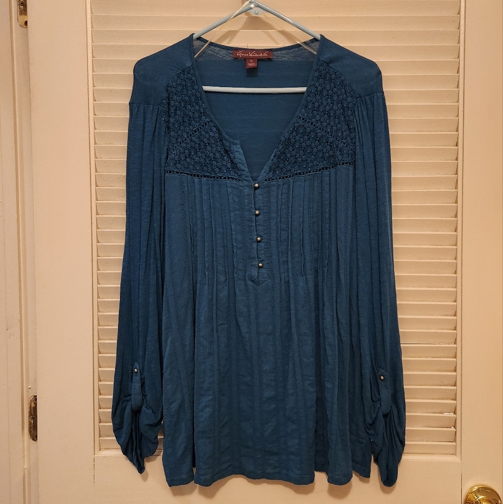 Women's Top